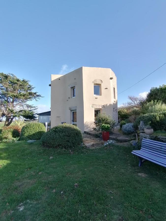 La Tour Du Bois Dormant Plozévet
